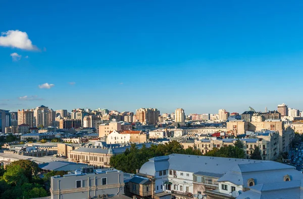  Bakü'nün panoramik görünüm.