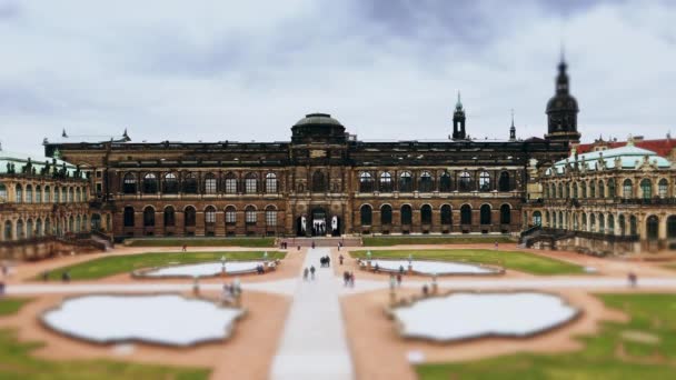 Dresden, Almanya ünlü Zwinger Bahçe. — Stok video