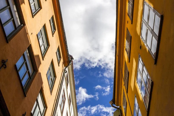 Vista sulla strada della città vecchia di Stoccolma — Foto Stock