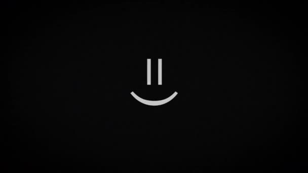 Sorriso feliz na tela de tv velha — Vídeo de Stock