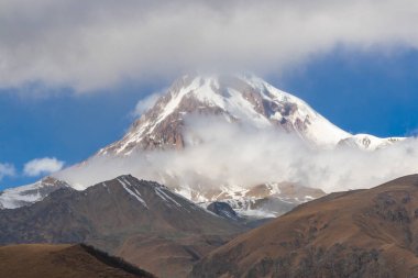 Mount Kazbegi görünümünü