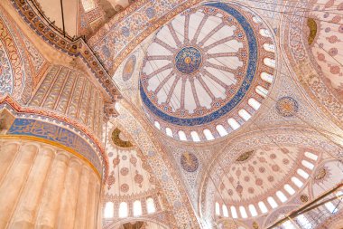 Türkiye'nin görülecek. Istanbul'da Sultanahmet Camii. Türk anıt iç.