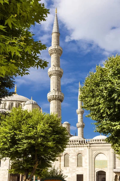 Památky v Turecku. Modrá mešita v Istanbulu. Slavný turecký monument. — Stock fotografie