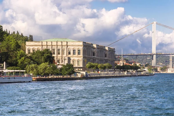 Attrazioni di Istanbul, una crociera sul Bosforo — Foto Stock