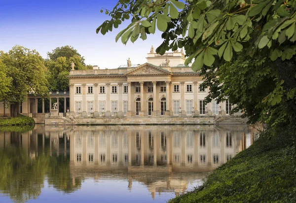 Sights of Warsaw. Palace Lazienki  in capital of Poland-Warsaw. — Stock Photo, Image
