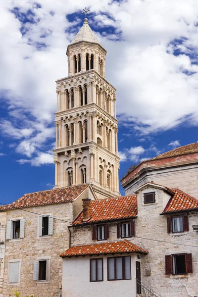 Monumentos de Croacia. Hermosa ciudad Split. Paraíso croata. Palacio Diocleciano . —  Fotos de Stock