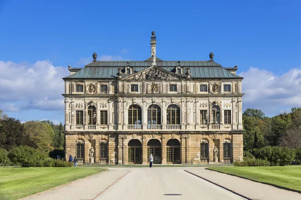 The Groer Garten, Great Garden - parque de estilo barroco em Dresden. Saxónia na Alemanha . — Fotografia de Stock
