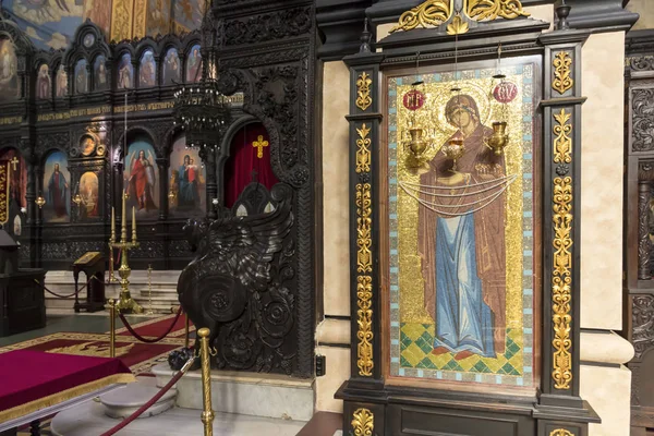 Dormition of the Mother of God - Orthodoxe kerk in Varna. Stad aan de Zwarte Zee. Bulgarije. — Stockfoto