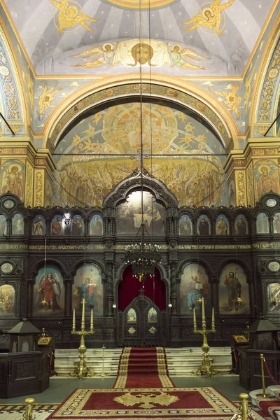 Varna 'daki Tanrı' nın Annesi Ortodoks Kilisesi 'nin yatakhanesi. Karadeniz 'deki şehir. Bulgaristan. — Stok fotoğraf