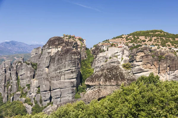 Meteora - skalní útvar ve středním Řecku. Největší a nejznámější postavené komplexy východních pravoslavných klášterů. — Stock fotografie