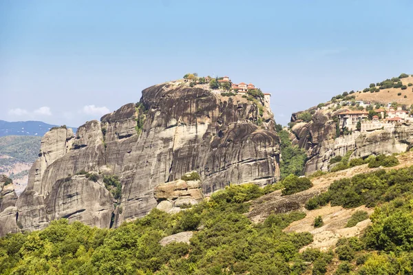 Meteora - skalní útvar ve středním Řecku. Největší a nejznámější postavené komplexy východních pravoslavných klášterů. — Stock fotografie