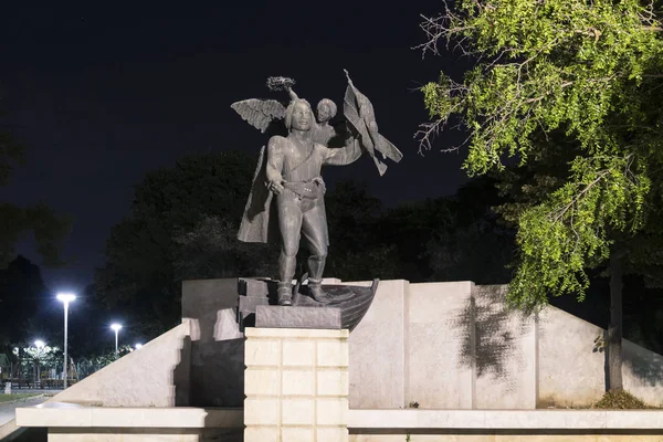 Památník Emmanuela Pappase - vůdce řecké války za nezávislost. Památník umístěný v Soluni. V novém pobřeží Soluně. — Stock fotografie