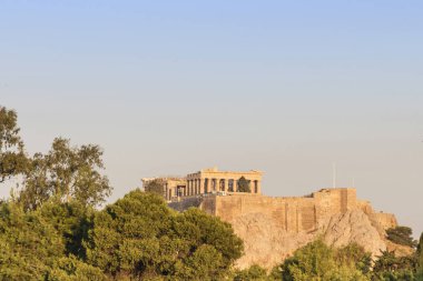 Akropolis manzarası. Atina 'da ünlü bir yer, Yunanistan' ın başkenti. Antik anıtlar.