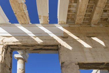 Akropolis manzarası. Atina 'da ünlü bir yer, Yunanistan' ın başkenti. Antik anıtlar.
