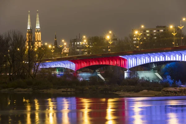 Modern Megvilágított Híd Varsóban Lengyelország Fővárosában Boulevards Vistula Folyó Katedrális — Stock Fotó