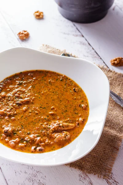 Sopa mexicana con pollo, aguacate y cilantro —  Fotos de Stock