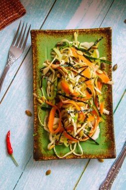 Vitamini salata rendelenmiş lahana ve biber, gıda Üstten Görünüm