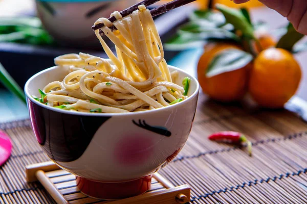 おいしい麺のボウル - 健康食品のコンセプト — ストック写真