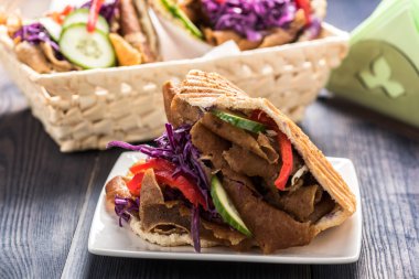 Sebze pide, etli ekmek rulo