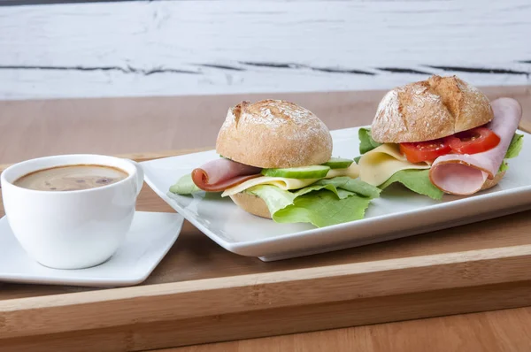 Sandwiches - jeden Tag leckeres Frühstück — Stockfoto