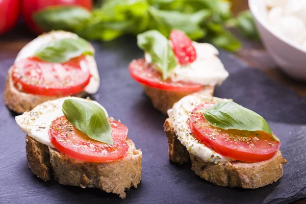 Queijo mussarela e tomate — Fotografia de Stock