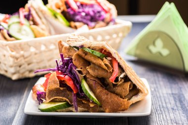 Sebze pide, etli ekmek rulo