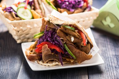 Sebze pide, etli ekmek rulo