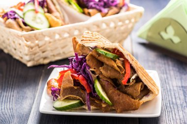 Sebze pide, etli ekmek rulo