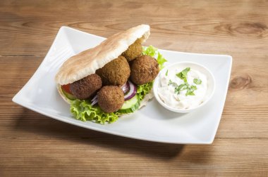 Falafel vejetaryen tabağı nohut