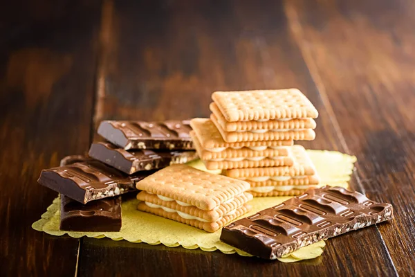 Cookies and chocolate — Stock Photo, Image