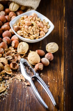 çatlama fındık ve Fındıkkıran