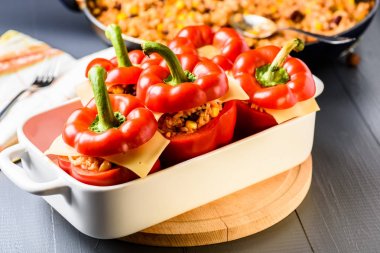 Dolma paprik hazırlanması