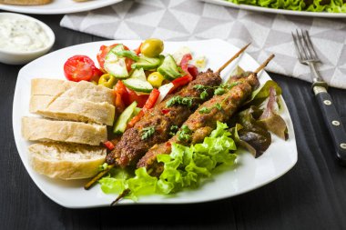 Kıyılmış et şiş