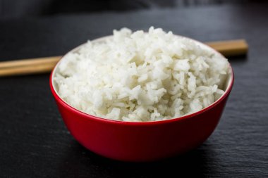 Domuz eti pilav ve sebze ile