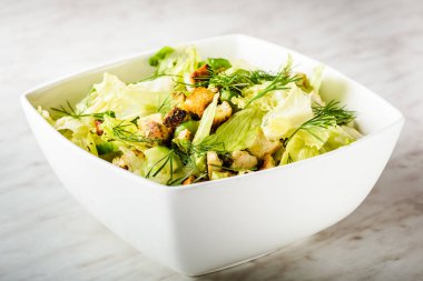 tavuk göğsü salatası, 