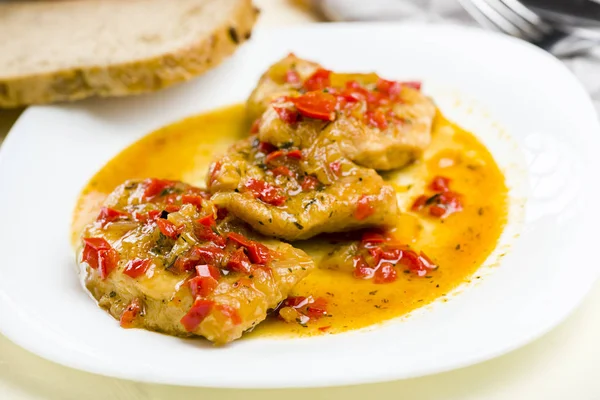 Chicken breast fillet in paprika beer souce — Stock Photo, Image
