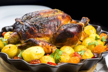 Patatesli kızarmış tavuk.