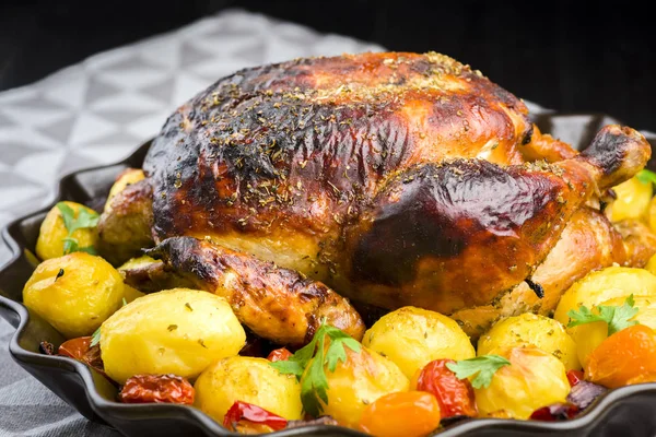 Patatesli kızarmış tavuk.