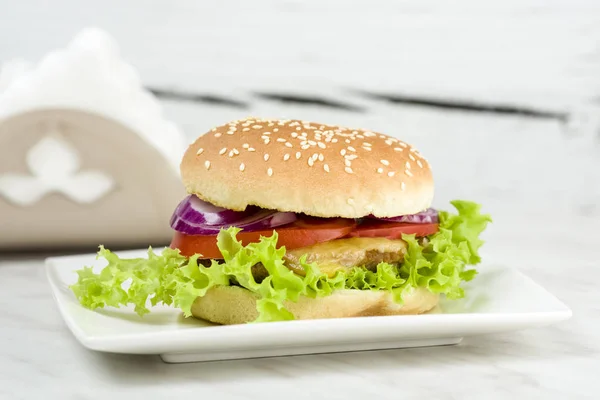 Çizburger hızlı ve lezzetli breakfast — Stok fotoğraf