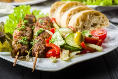 Kıyılmış et şiş