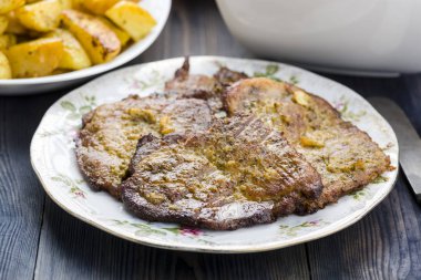 Domuz rostosu bir tabak