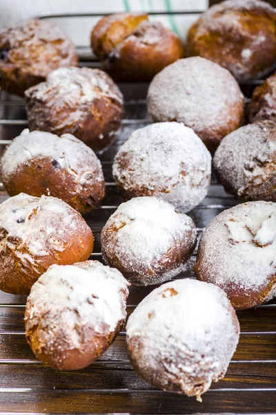 Domácí koblihy - nejchutnější s marmeládou — Stock fotografie