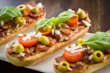 mini pizza ve güveç