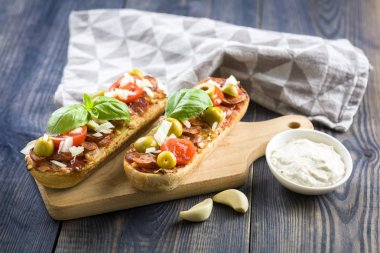 mini pizza ve güveç