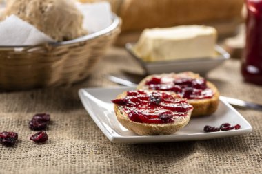 lezzetli ekmek temelini iyi bir kahvaltı
