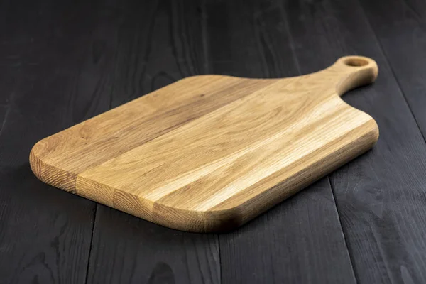 Pusta Deska Krojenia Chleba Drewnianym Stole — Zdjęcie stockowe