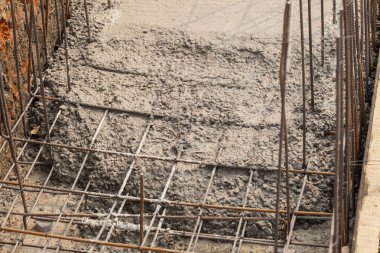 taze Betonda kalıp parçaları