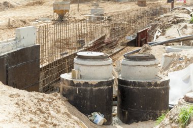 Kanalizasyon boru siper