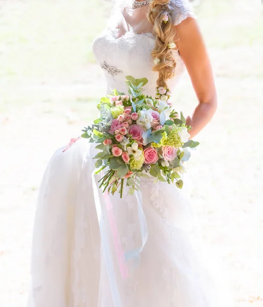 Весільний барвистий яскравий букет — стокове фото