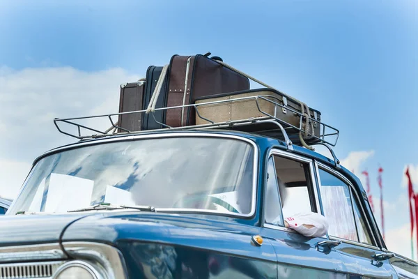 Vintage κλασικό βαλίτσα οροφής αυτοκινήτου — Φωτογραφία Αρχείου